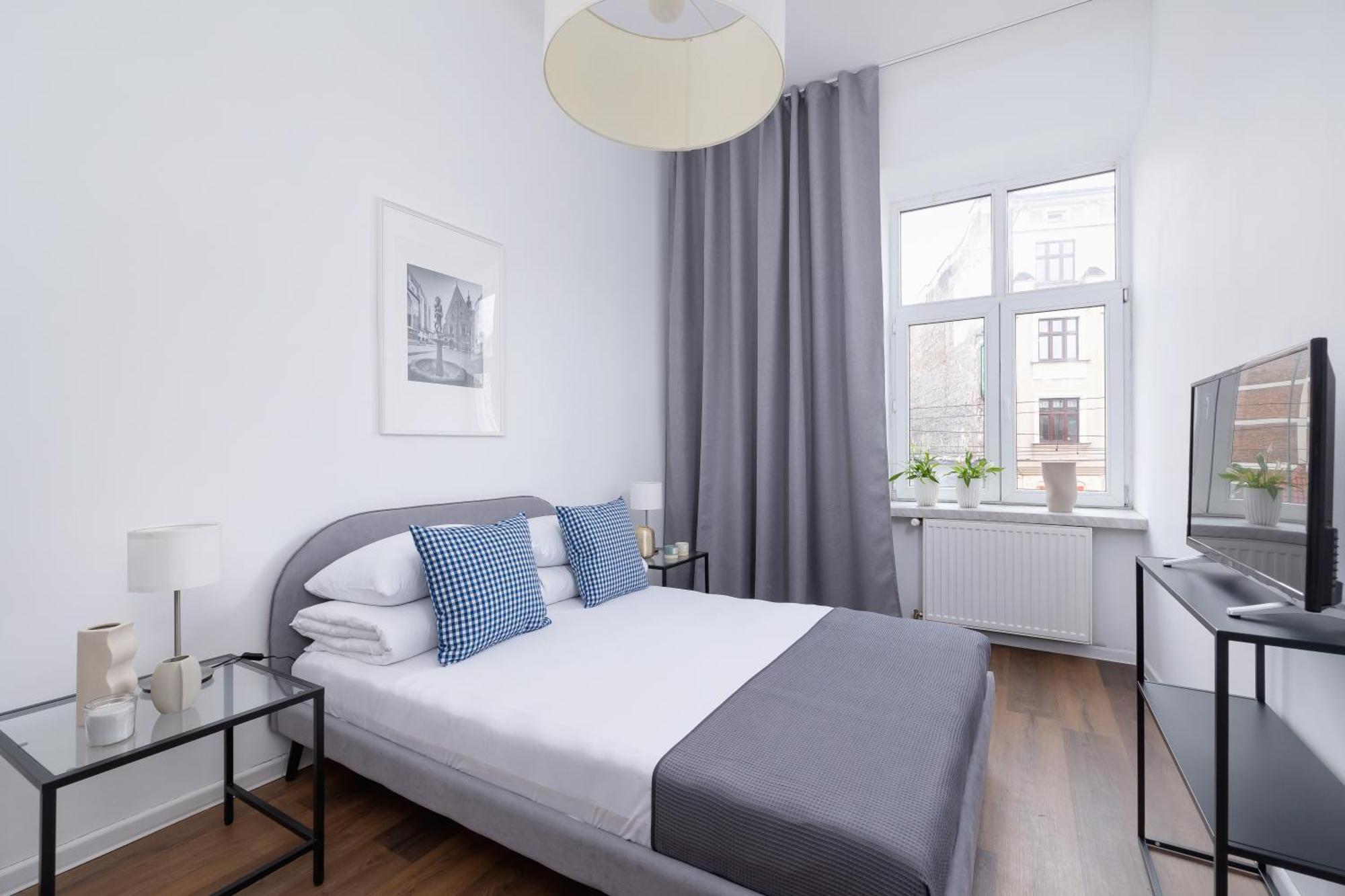 2-bedroom With Balcony - Dluga 65 Street Apartment Krakau